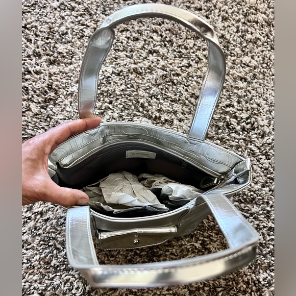 Liz Claiborne Handbag - Picture 4 of 5